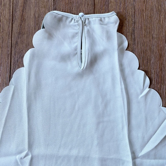 4/$20 SHEIN Curve Scalloped Tank Top - Picture 5 of 8